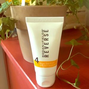 Rosan Fields Sunscreen SPF 50